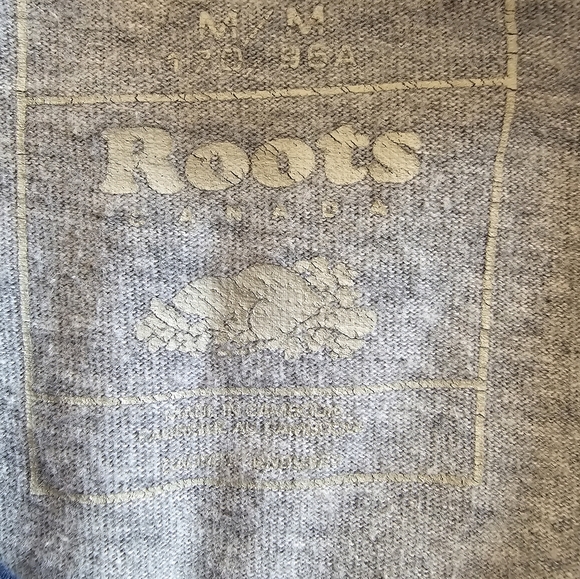 ROOTS size Medium hoodie - Picture 3 of 3